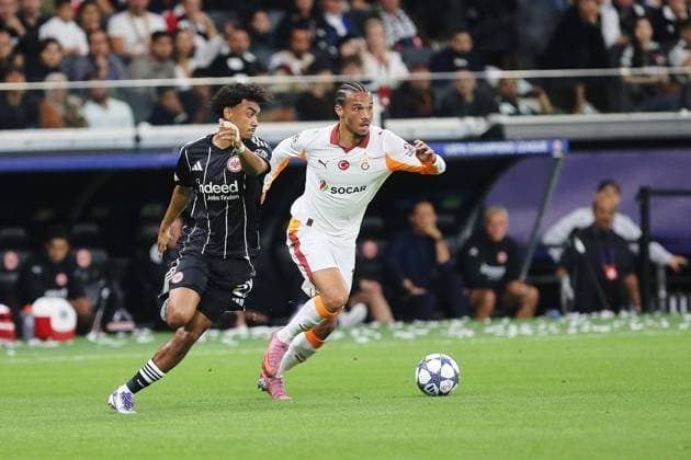 Frankfurt Main, Hessen, Deutschland, 18.09.2025: Waldstadion Deutsche Bank Park: Champions League 2025 26: Eintracht Frankfurt - Galatasaray Istanbul: Nathaniel Brown (21, Eintracht Frankfurt) und Leroy Sane (10, Galatasaray Istanbul) Copyright: xdtsxNachrichtenagenturx dts_83026