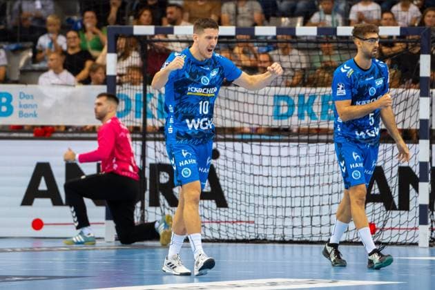 Handball I Herren I Saison 2025-2026 I Bundesliga I 5. Spieltag I TVB Stuttgart - Frisch Auf! Göppingen I 18.09.2025 Ivan Snajder (10, TVB Stuttgart) jubelt Stuttgart Porsche Arena Baden-Württemberg Deutschland Copyright: xLobeca MaxxPetershansx