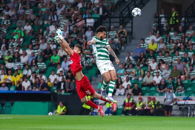 Luis Suarez ( Sporting CP ) in a duel with Sherkhan Kalmurza ( Kairat Almaty ) during the match between Sporting CP and Kairat Almaty, valid for Champions League at Est‡dio Jose Alvalade on 18 September 2025. Lisbon Estadio Jose Alvalade Lisbon Portugal Copyright: xIMAGOx xPRIMExSPORTSxIMAGESx xFILIPExOLIVEIRAx