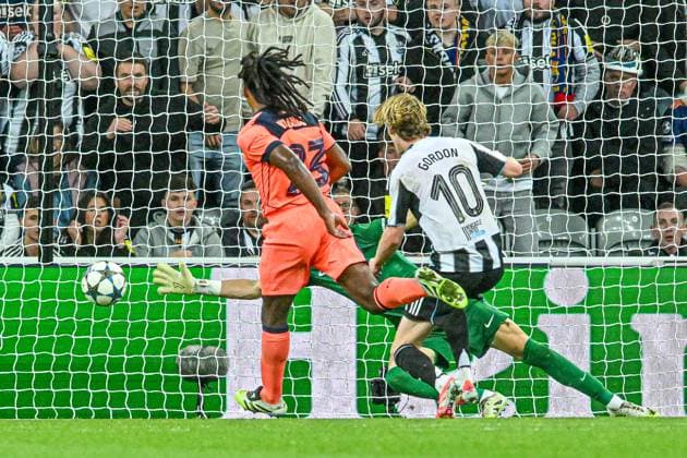 Newcastle United v FC Barcelona, Barca UEFA Champions League Anthony Gordon of Newcastle United scores their sides first goal of the match during the UEFA Champions League match at St. James s Park, Newcastle UK Newspapers OUT Copyright: xJamiexJohnstonx FIL-22249-0079