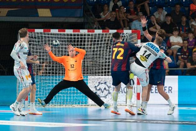 FC Barcelona, Barca v SC Magdeburg - EHF Champions League Emil Nielsen, the goalkeeper of FC Barcelona, plays during the EHF Champions League Group Phase 2025 2026 between FC Barcelona and SC Magdeburg at Palau Blaugrana in Barcelona, Spain, on September 18, 2025. Barcelona Spain  Copyright: xRubenxDexLaxRosax originalFilename:delarosa-ehfchamp250918_npM05.jpg
