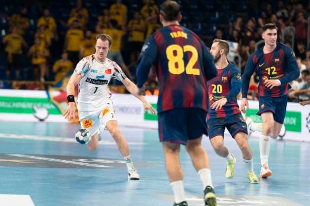FC Barcelona, Barca v SC Magdeburg - EHF Champions League FELIX CLAAR of Magdeburg plays during the EHF Champions League Group Phase 2025 2026 between FC Barcelona and SC Magdeburg at Palau Blaugrana in Barcelona, Spain, on September 18, 2025. Barcelona Spain  Copyright: xRubenxDexLaxRosax originalFilename:delarosa-ehfchamp250918_nphXP.jpg