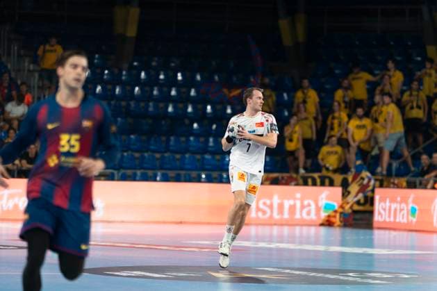 FC Barcelona, Barca v SC Magdeburg - EHF Champions League FELIX CLAAR of Magdeburg plays during the EHF Champions League Group Phase 2025 2026 between FC Barcelona and SC Magdeburg at Palau Blaugrana in Barcelona, Spain, on September 18, 2025. Barcelona Spain  Copyright: xRubenxDexLaxRosax originalFilename:delarosa-ehfchamp250918_nplRZ.jpg