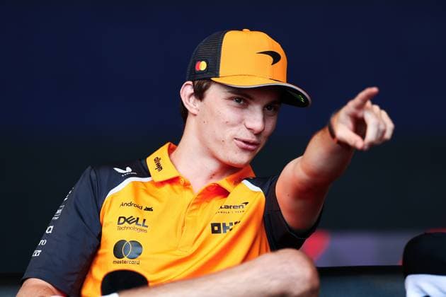 F1 - AZERBAIJAN GRAND PRIX 2025 PIASTRI Oscar (aus), McLaren F1 Team MCL39, portrait during the 2025 Formula 1 Qatar Airways Azerbaijan Grand Prix, 17th round of the 2025 FIA Formula One World Championship, WM, Weltmeisterschaft from September 19 to 21, 2025 on the Baku City Circuit, in Baku, Azerbaijan - BakuAzerbaijan  Copyright: xEricxAlonsox