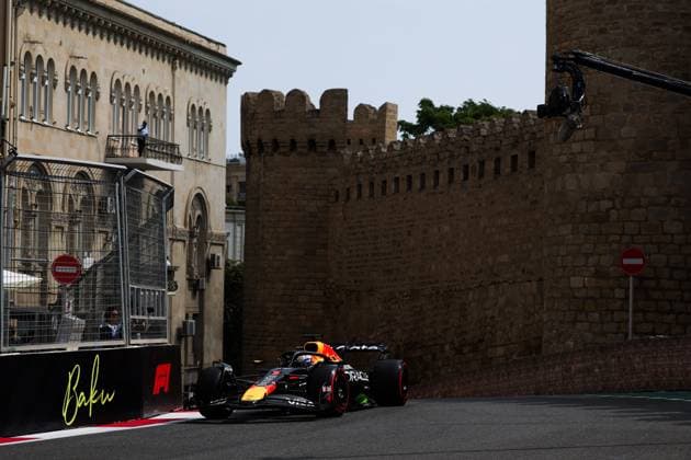 F1 - AZERBAIJAN GRAND PRIX 2025 01 VERSTAPPEN Max (nld), Red Bull Racing RB21, action during the 2025 Formula 1 Qatar Airways Azerbaijan Grand Prix, 17th round of the 2025 FIA Formula One World Championship, WM, Weltmeisterschaft from September 19 to 21, 2025 on the Baku City Circuit, in Baku, Azerbaijan -  Copyright: xANTONINxVINCENTx