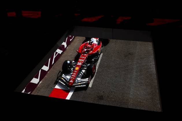 F1 - AZERBAIJAN GRAND PRIX 2025 16 LECLERC Charles (mco), Scuderia Ferrari SF-25, action during the 2025 Formula 1 Qatar Airways Azerbaijan Grand Prix, 17th round of the 2025 FIA Formula One World Championship, WM, Weltmeisterschaft from September 19 to 21, 2025 on the Baku City Circuit, in Baku, Azerbaijan -  Copyright: xEricxAlonsox