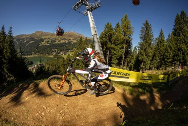Whoop UCI Mountainbikeworldcup Downhill Lenzerheide NEWKIRK Anna FRAMEWORKS RACING 5DEVat Whoop UCI Mountainbikeworldcup Downhill Lenzerheide, 19.09.2025,in Lenzerheide,SUI Foto: Sebastian Sternemannat Whoop UCI Mountainbikeworldcup Downhill Lenzerheide, 19.09.2025,in Lenzerheide,SUI Foto: Sebastian Sternemann