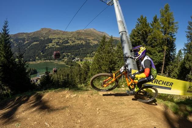 Whoop UCI Mountainbikeworldcup Downhill Lenzerheide HOFFMANN Nina SANTA CRUZ SYNDICATEat Whoop UCI Mountainbikeworldcup Downhill Lenzerheide, 19.09.2025,in Lenzerheide,SUI Foto: Sebastian Sternemannat Whoop UCI Mountainbikeworldcup Downhill Lenzerheide, 19.09.2025,in Lenzerheide,SUI Foto: Sebastian Sternemann