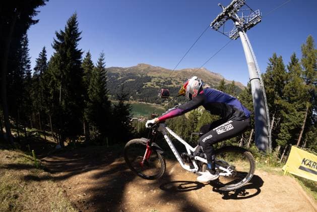 Whoop UCI Mountainbikeworldcup Downhill Lenzerheide NICOLE Myriam COMMENCAL MUC-OFF BY RIDING ADDICTIONat Whoop UCI Mountainbikeworldcup Downhill Lenzerheide, 19.09.2025,in Lenzerheide,SUI Foto: Sebastian Sternemannat Whoop UCI Mountainbikeworldcup Downhill Lenzerheide, 19.09.2025,in Lenzerheide,SUI Foto: Sebastian Sternemann