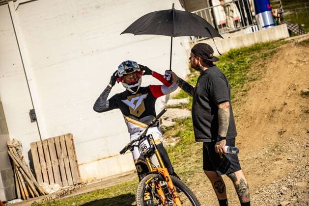 Whoop UCI Mountainbikeworldcup Downhill Lenzerheide KOLB Andreas YT MOBat Whoop UCI Mountainbikeworldcup Downhill Lenzerheide, 19.09.2025,in Lenzerheide,SUI Foto: Sebastian Sternemannat Whoop UCI Mountainbikeworldcup Downhill Lenzerheide, 19.09.2025,in Lenzerheide,SUI Foto: Sebastian Sternemann