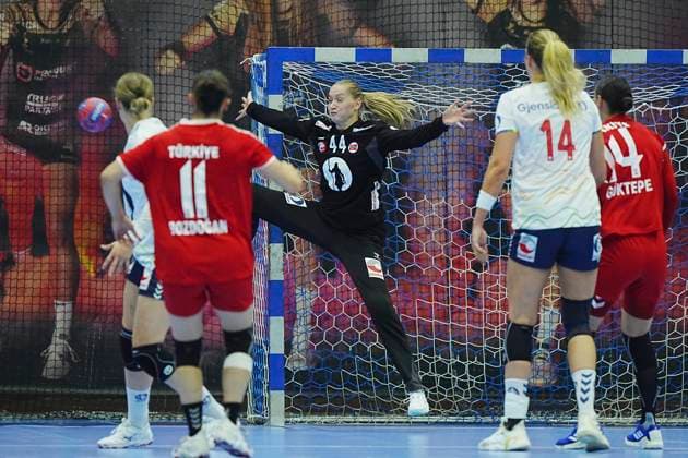 Women s World Cup warm up in handball Norway Turkey Cheb, Czech Republic 20250919 Norway s goalkeeper June Cecilie Krogh during the friendly match in women s handball between Norway and Turkey at Sports hall TJ Lokomotiva Photo Terje Pedersen NTB Cheb Czech Republic EDITORIAL USE ONLY RESTRICTED USE FOR BETTING COMPANIES  Copyright: xTerjexPedersenx xNTBx