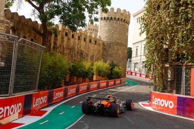 Formula 1 Qatar Airways Azerbaijan Grand Prix 2025 Laurent LEFEBVRE OVERTAKE MAXPPP - Baku 19 09 2025 04 NORRIS Lando (gbr), McLaren F1 Team, action at the Formula 1 Qatar Airways Azerbaijan Grand Prix 2025, the 17th round of the 2025 FIA Formula 1 World Championship, WM, Weltmeisterschaft at the Baku City Circuit in Baku, Azerbaijan, from 18 to 21 September 2025 Baku Azerbaijan  Copyright: xOVERTAKE MAXPPPxLaurentxLEFEBVREx OVT202509198393 OVT202509198393