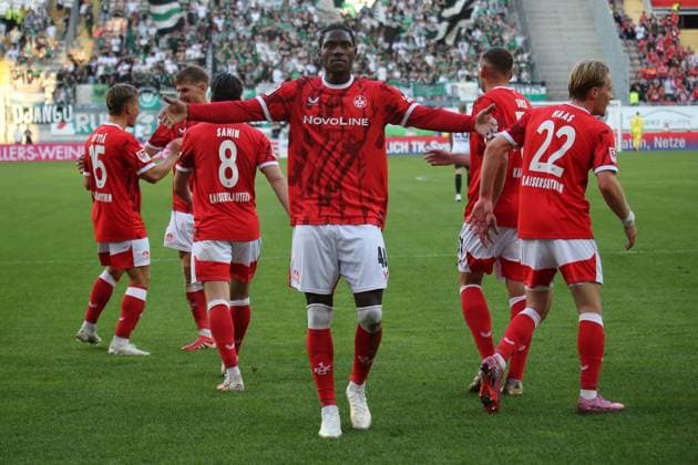 19.09.2025, xmohx, Fussball 2.Bundesliga, 1.FC Kaiserslautern - Preussen Muenster v.l. Faride Alidou (1. FC Kaiserslautern) Jubel nach dem Tor zum 2:0 (DFL DFB REGULATIONS PROHIBIT ANY USE OF PHOTOGRAPHS as IMAGE SEQUENCES and or QUASI-VIDEO) Kaiserslautern *** 19 09 2025, xmohx, Soccer 2 Bundesliga, 1 FC Kaiserslautern Preussen Muenster v l Faride Alidou 1 FC Kaiserslautern cheering after the goal to 2 0 DFL DFB REGULATIONS PROHIBIT ANY USE OF PHOTOGRAPHS as IMAGE SEQUENCES and or QUASI VIDEO Kaiserslautern