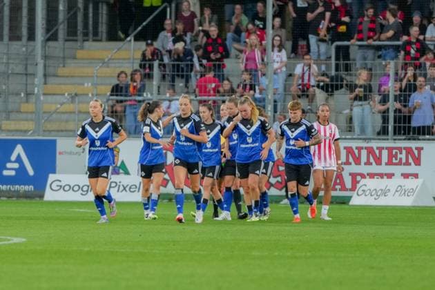 Google Pixel Frauen-Bundesliga: SC Freiburg vs. Hamburger SV, 19.09.2025 Torjubel zum 1:1 durch Svea Stoldt (Hamburger SV, 8) Google Pixel Frauen-Bundesliga: SC Freiburg vs. Hamburger SV, Dreisamstadion, 19.09.2025 DFB DFL REGULATIONS PROHIBIT ANY USE OF PHOTOGRAPHS AS IMAGE SEQUENCES AND OR QUASI-VIDEO. Copyright: xBEAUTIFULxSPORTS Boscox