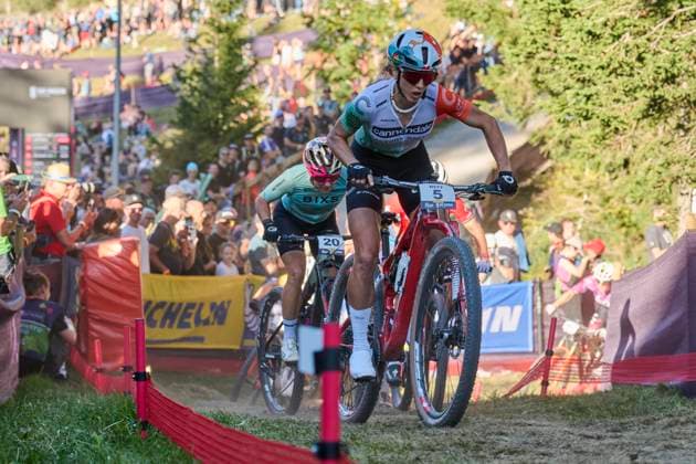 2025 WHOOP UCI Mountain Bike World Series XCC World Cup Women Elite, Lenzerheide, Schweiz Lenzerheide, Schweiz. 19. September 2025. Jolanda Neff (Cannondale Factory Racing) während des Cross Country Short Track der Damen Elite an den WHOOP UCI Mountain Bike World Series 2025 in Lenzerheide.