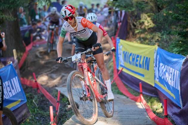 2025 WHOOP UCI Mountain Bike World Series XCC World Cup Women Elite, Lenzerheide, Schweiz Lenzerheide, Schweiz. 19. September 2025. Jolanda Neff (Cannondale Factory Racing) während des Cross Country Short Track der Damen Elite an den WHOOP UCI Mountain Bike World Series 2025 in Lenzerheide.