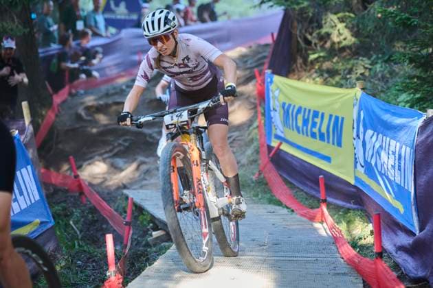 2025 WHOOP UCI Mountain Bike World Series XCC World Cup Women Elite, Lenzerheide, Schweiz Lenzerheide, Schweiz. 19. September 2025. Nina Graf während des Cross Country Short Track der Damen Elite an den WHOOP UCI Mountain Bike World Series 2025 in Lenzerheide.