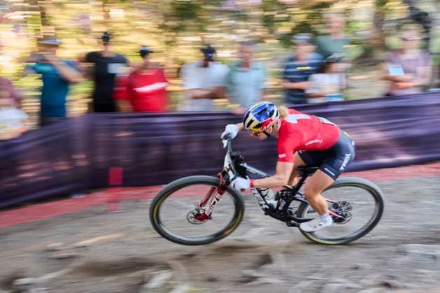 2025 WHOOP UCI Mountain Bike World Series XCC World Cup Women Elite, Lenzerheide, Schweiz Lenzerheide, Schweiz. 19. September 2025. Evie Richards (Trek Factory Racing - Pirelli) während des Cross Country Short Track der Damen Elite an den WHOOP UCI Mountain Bike World Series 2025 in Lenzerheide.
