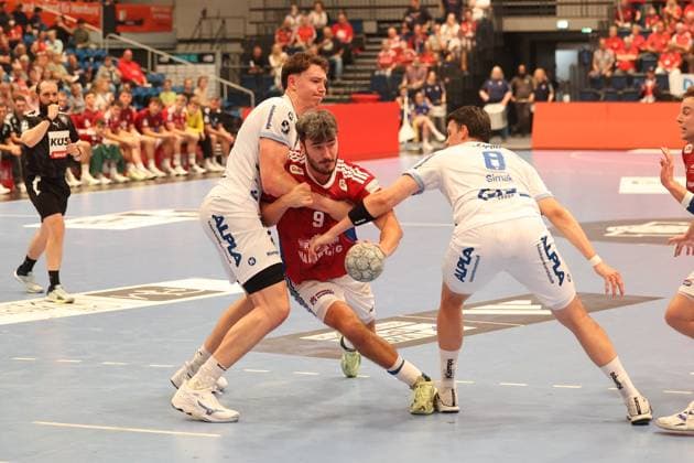 Handball Daikin Handball Bundesliga 2025 2026 - Handball Verein Hamburg vs. TBV Lemgo Joel Joï¿½Willecke (Lemgo),Jacob Arenth Lassen (Hamburg),Frederik Simak (Lemgo), Sporthalle Hamburg Hamburg