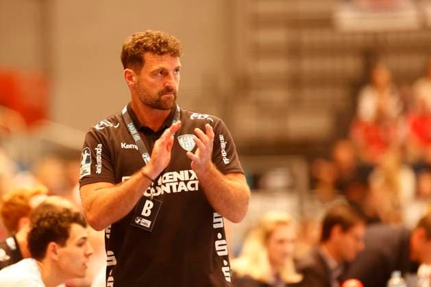Handball 1. Handball-Bundesliga, DAIKIN HBL 2025 2026 - Handball Verein Hamburg (HSVH) vs. TBV Lemgo Lippe Trainer Florian Kehrmann (Lemgo) applaudiert . Sporthalle Hamburg Hamburg Dieses Bild ist zur redaktionellen Verwendung bestimmt. Eine werbliche Verwendung erfordert eine zusaetzliche Freigabe.