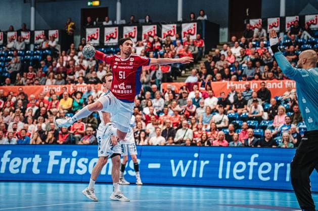 HBL: HSV Hamburg vs. TBV Lemgo Lippe, 19.09.25 Casper Ulrich Mortensen (HSV Hamburg, 51) wirft; HBL: HSV Hamburg vs. TBV Lemgo Lippe am 19.09.2025 in der Sporthalle Hamburg, Hamburg Copyright: xBEAUTIFULxSPORTS Tonhäuserx
