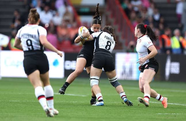 Renee Holmes of New Zealand is tackled by Fabiola Forteza of Canada New Zealand v Canada, Women s Rugby World Cup, Semi Final, Rugby Union, Ashton Gate, Bristol, UK - 19 Sep 2025Bristol Ashton Gate United Kingdom EDITORIAL USE ONLY No use with unauthorised audio, video, data, fixture lists, club league logos or live services. Online in-match use limited to 120 images, no video emulation. No use in betting, games or single club league player publications. Copyright: xKieranxMcManus Shutterstockx 15486947p