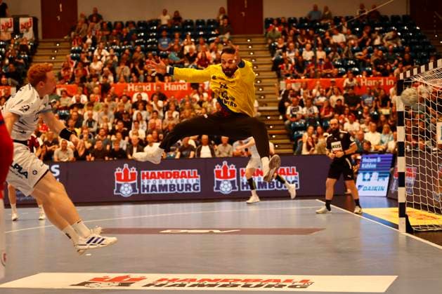 Handball 1. Handball-Bundesliga, DAIKIN HBL 2025 2026 - Handball Verein Hamburg (HSVH) vs. TBV Lemgo Lippe Torwart Mohammed Essam Moustafa El-Tayar (Hamburg) . Sporthalle Hamburg Hamburg