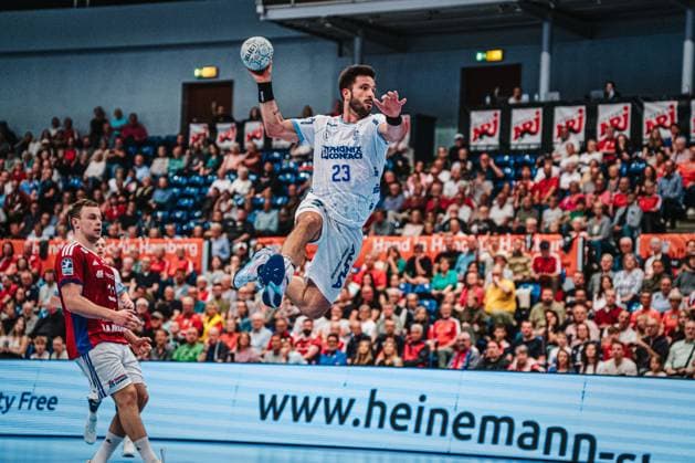 HBL: HSV Hamburg vs. TBV Lemgo Lippe, 19.09.25 Tim Suton (TBV Lemgo Lippe, 23) wirft; HBL: HSV Hamburg vs. TBV Lemgo Lippe am 19.09.2025 in der Sporthalle Hamburg, Hamburg Copyright: xBEAUTIFULxSPORTS Tonhäuserx