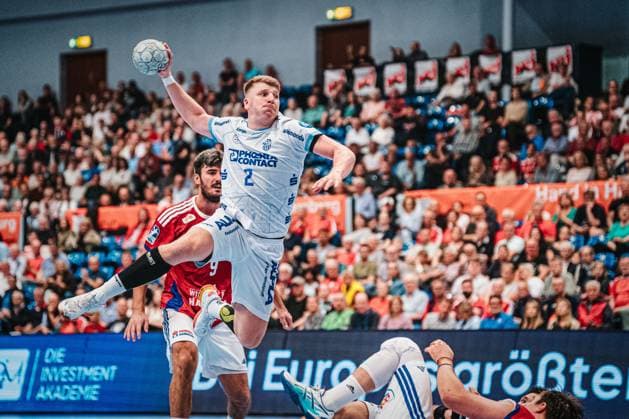 HBL: HSV Hamburg vs. TBV Lemgo Lippe, 19.09.25 Lukas Hutecek (TBV Lemgo Lippe, 2) wirft; HBL: HSV Hamburg vs. TBV Lemgo Lippe am 19.09.2025 in der Sporthalle Hamburg, Hamburg Copyright: xBEAUTIFULxSPORTS Tonhäuserx