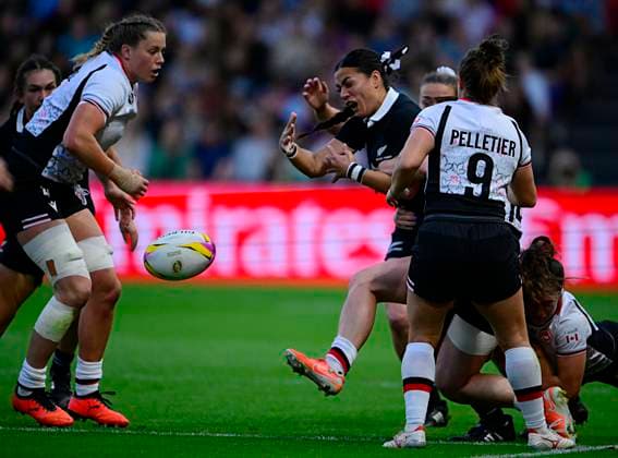 New Zealand v Canada, Bristol, UK - 19 Sept 2025 Stacey Waaka of New Zealand looses the ball on impact during the Women s Rugby World Cup 2025 Semi-final match between New Zealand and Canada at Ashton Gate Stadium, Bristol, England United Kingdom on September 19, 2025 in Exeter, England. (Photo by Phil Mingo PPAUK) Bristol Ashton Gate Stadium GBR Copyright: xPhilxMingo PPAUKx PPA-215241