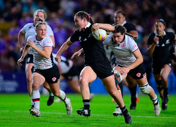 New Zealand v Canada, Bristol, UK - 19 Sept 2025 Georgia Ponsonby of New Zealand on the break during the Women s Rugby World Cup 2025 Semi-final match between New Zealand and Canada at Ashton Gate Stadium, Bristol, England United Kingdom on September 19, 2025 in Exeter, England. (Photo by Phil Mingo PPAUK) Bristol Ashton Gate Stadium GBR Copyright: xPhilxMingo PPAUKx PPA-215244