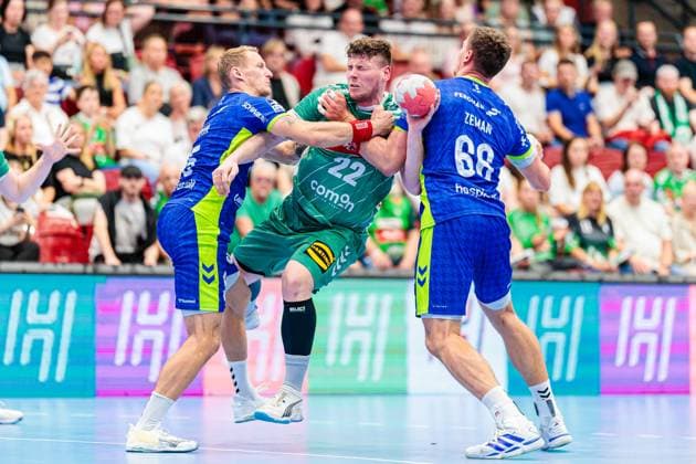 v.l. Tilen Kodrin (VfL Gummersbach, 05), Philipp Vorlicek (GWD Minden, 22), Stepan Zeman (VfL Gummersbach, 66) GER, GWD Minden vs. VfL Gummersbach, Handball, 1. Bundesliga, 5. Spieltag, Spielzeit 2025 2026, 19.09.2025 GER, GWD Minden vs. VfL Gummersbach, Handball, 1. Bundesliga, 5. Spieltag, Spielzeit 2025 2026, 19.09.2025 Luebbecke Copyright: xEibner-Pressefoto JanxRollingerx EP_JSK