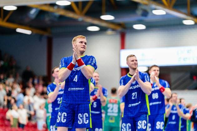 Ellidi Vidarsson (VfL Gummersbach, 04) jubelt freut sich nach 23:31 Sieg GER, GWD Minden vs. VfL Gummersbach, Handball, 1. Bundesliga, 5. Spieltag, Spielzeit 2025 2026, 19.09.2025 GER, GWD Minden vs. VfL Gummersbach, Handball, 1. Bundesliga, 5. Spieltag, Spielzeit 2025 2026, 19.09.2025 Luebbecke Copyright: xEibner-Pressefoto JanxRollingerx EP_JSK