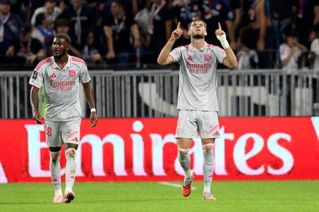 Olympique Lyonnais v Angers SCO - Ligue 1 McDonald s Ainsley Maitland-Niles and Tanner Tessmann of Olympique Lyonnais celebrate 1st goal during the Ligue 1 McDonald s match between Olympique Lyonnais and Angers SCO at Groupama Stadium on September 19, 2025 in Lyon, France. Lyon Groupama Stadium France France Copyright: xNealxSimpson Sportsphoto APLx 14135321