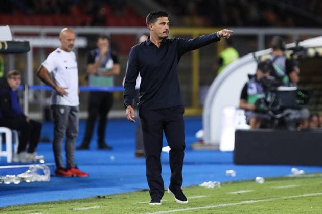Fabio Pisacane head coach of Cagliari Calcio gestures during US Lecce vs Cagliari Calcio, Italian soccer Serie A match in Lecce, Italy, September 19 2025  Copyright: xMassimilianoxCarnabuci IPAxSportx xipa-agency.netx xx IPA_65263418 IPA_Agency_IPA65263418