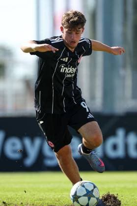 2025.09.18 xJFx Sportpark Dreieich Dreieich (GER), UEFA Youth League 2025 2026 Ligaphase Spieltag 1 Eintracht Frankfurt - Galatasaray SK v.l., Alexander Staff (Eintracht Frankfurt) Torjubel, Goal celebration, celebrate the goal (DFL DFB REGULATIONS PROHIBIT ANY USE OF PHOTOGRAPHS as IMAGE SEQUENCES and or QUASI-VIDEO) Copyright: JoaquimxFerreira