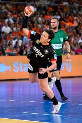 Eindhoven: Handball Frauen Laenderspiel - Niederlande - Deutschland Alina Grijseels (Deutschland) Eindhoven Niederlande