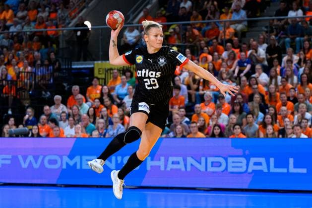 Eindhoven: Handball Frauen Laenderspiel - Niederlande - Deutschland Antje Döll Doell (Deutschland) Eindhoven Niederlande