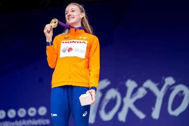 2025-09-20 World Athletics Championships Tokyo 2025 - Day 8 TOKYO, JAPAN - SEPTEMBER 20: Femke Bol of the Netherlands during the podium ceremony after competing during the Women s 400m Hurdles on day eight of the World Athletics Championships Tokyo 2025 at National Stadium on September 20, 2025 in Tokyo, Japan. (Photo by Joris Verwijst BSR Agency) Tokyo Japan Content not available for redistribution in The Netherlands directly or indirectly through any third parties. Copyright: xBSRxAgencyx