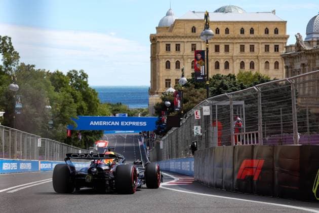 F1 - AZERBAIJAN GRAND PRIX 2025 01 VERSTAPPEN Max (nld), Red Bull Racing RB21, action during the 2025 Formula 1 Qatar Airways Azerbaijan Grand Prix, 17th round of the 2025 FIA Formula One World Championship, WM, Weltmeisterschaft from September 19 to 21, 2025 on the Baku City Circuit, in Baku, Azerbaijan -  Copyright: xFLORENTxGOODENx