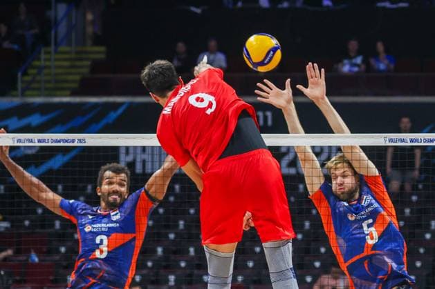Turkiye v The Netherlands - Men s Volleyball World Championship, WM, Weltmeisterschaft 2025 METRO MANILA, PHILIPPINES - SEPTEMBER 20: Ramazan Efe Mandiraci (9) of Turkiye during the round of 16 match between Turkiye and the Netherlands, in the FIVBVolleyball Men s World Championship, at the Mall of Asia Arena, in Pasay City, Metro Manila, Philippines, on September 20, 2025. Daniel Ceng Anadolu Manila Philippines. Editorial use only. Please get in touch for any other usage. Copyright: x2025xAnadoluxDanielxCengx