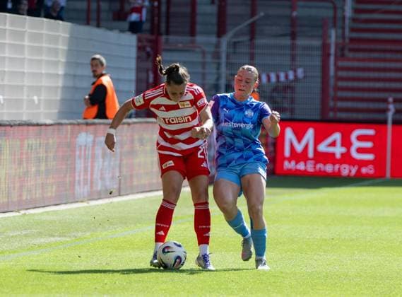Fußball, Frauen, Saison 2025 2026, Google Pixel Frauen-Bundesliga (3. Spieltag), 1. FC Union Berlin - SGS Essen, v. l. Anna Weiß (1. Frauen 1. FC Union), Ramona Maier, 20.09. 2025, Copyright: xMatthiasxKochx