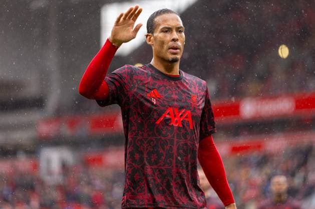 Football - FA Premier League - Liverpool FC v Everton FC LIVERPOOL, ENGLAND - Saturday, September 20, 2025: Liverpool s captain Virgil van Dijk during the pre-match warm-up before the FA Premier League match between Liverpool FC and Everton FC at Anfield. The 247th Merseyside Derby. (Photo by David Rawcliffe Propaganda) LIVERPOOL Anfield MERSEYSIDE ENGLAND  Copyright: xDavidxRawcliffex P2025-09-20-Liverpool_Everton-3