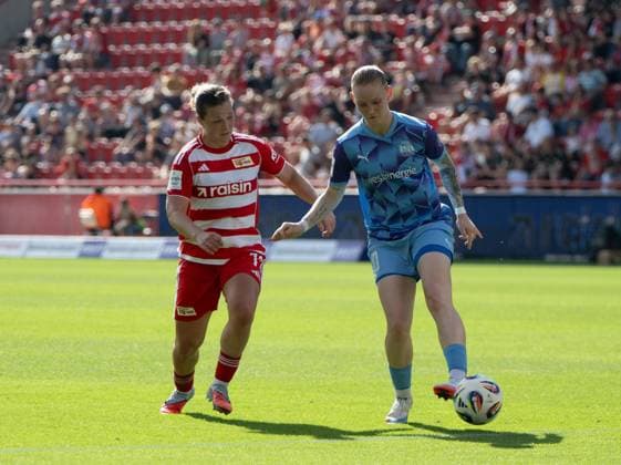 Fußball, Frauen, Saison 2025 2026, Google Pixel Frauen-Bundesliga (3. Spieltag), 1. FC Union Berlin - SGS Essen, v. l. Dina Orschmann (1. Frauen 1. FC Union), Natasha Kowalski, 20.09. 2025, Copyright: xMatthiasxKochx