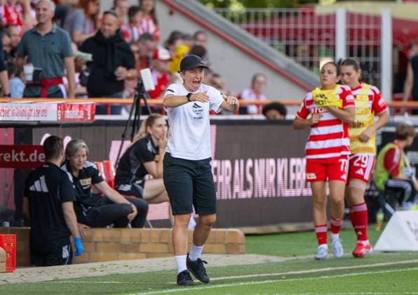 Fußball, Frauen, Saison 2025 2026, Google Pixel Frauen-Bundesliga (3. Spieltag), 1. FC Union Berlin - SGS Essen, Trainerin Ailien Poese (1. Frauen 1. FC Union), 20.09. 2025, Copyright: xMatthiasxKochx