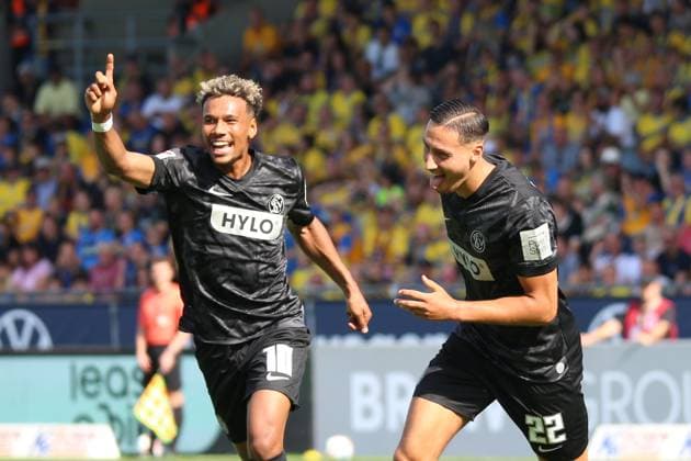 20.09.2025, xpfrx, Fussball 2.Bundesliga, Eintracht Braunschweig - SV Elversberg v.l. Torjubel nach dem Tor zum celebrating the goal celebrate 0:1 durch Younes Ebnoutalib (SV Elversberg) (DFL DFB REGULATIONS PROHIBIT ANY USE OF PHOTOGRAPHS as IMAGE SEQUENCES and or QUASI-VIDEO) Braunschweig