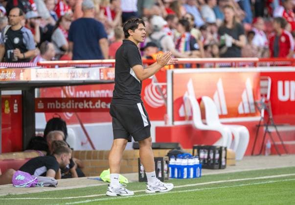 Fußball, Frauen, Saison 2025 2026, Google Pixel Frauen-Bundesliga (3. Spieltag), 1. FC Union Berlin - SGS Essen, Teamchef Robert Augustin (SGS Essen), 20.09. 2025, Copyright: xMatthiasxKochx