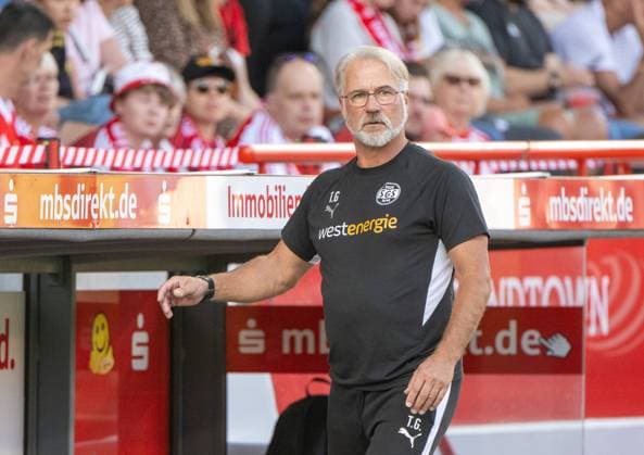 Fußball, Frauen, Saison 2025 2026, Google Pixel Frauen-Bundesliga (3. Spieltag), 1. FC Union Berlin - SGS Essen, Trainer Sportlicher Leiter Thomas Gerstner (SGS Essen), 20.09. 2025, Copyright: xMatthiasxKochx