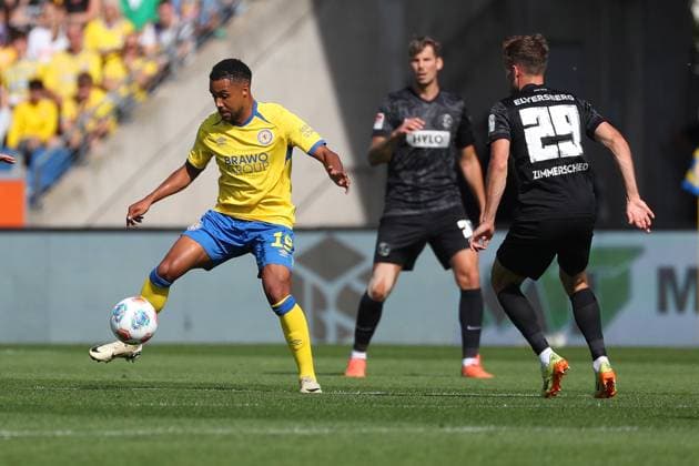 Braunschweig vs. Elversberg, 2. BL Braunschweig, 20.09.2025, FUßBALL - Eintracht Braunschweig vs. SV Elversberg, 2. BL, Saison 2025 26. Leon Bell Bell (Eintracht Braunschweig) Braunschweig