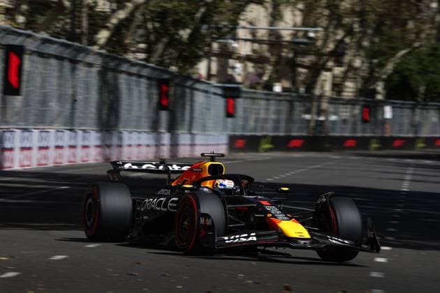 F1 - AZERBAIJAN GRAND PRIX 2025 01 VERSTAPPEN Max (nld), Red Bull Racing RB21, action during the 2025 Formula 1 Qatar Airways Azerbaijan Grand Prix, 17th round of the 2025 FIA Formula One World Championship, WM, Weltmeisterschaft from September 19 to 21, 2025 on the Baku City Circuit, in Baku, Azerbaijan - BakuAzerbaijan  Copyright: xANTONINxVINCENTx